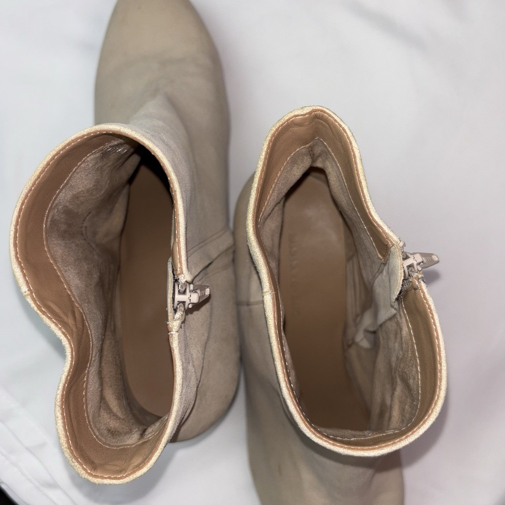 Banana Republic Women's Ankle Boots Beige Suede Size 9.5 Pre-Owned - Picture 5 of 8